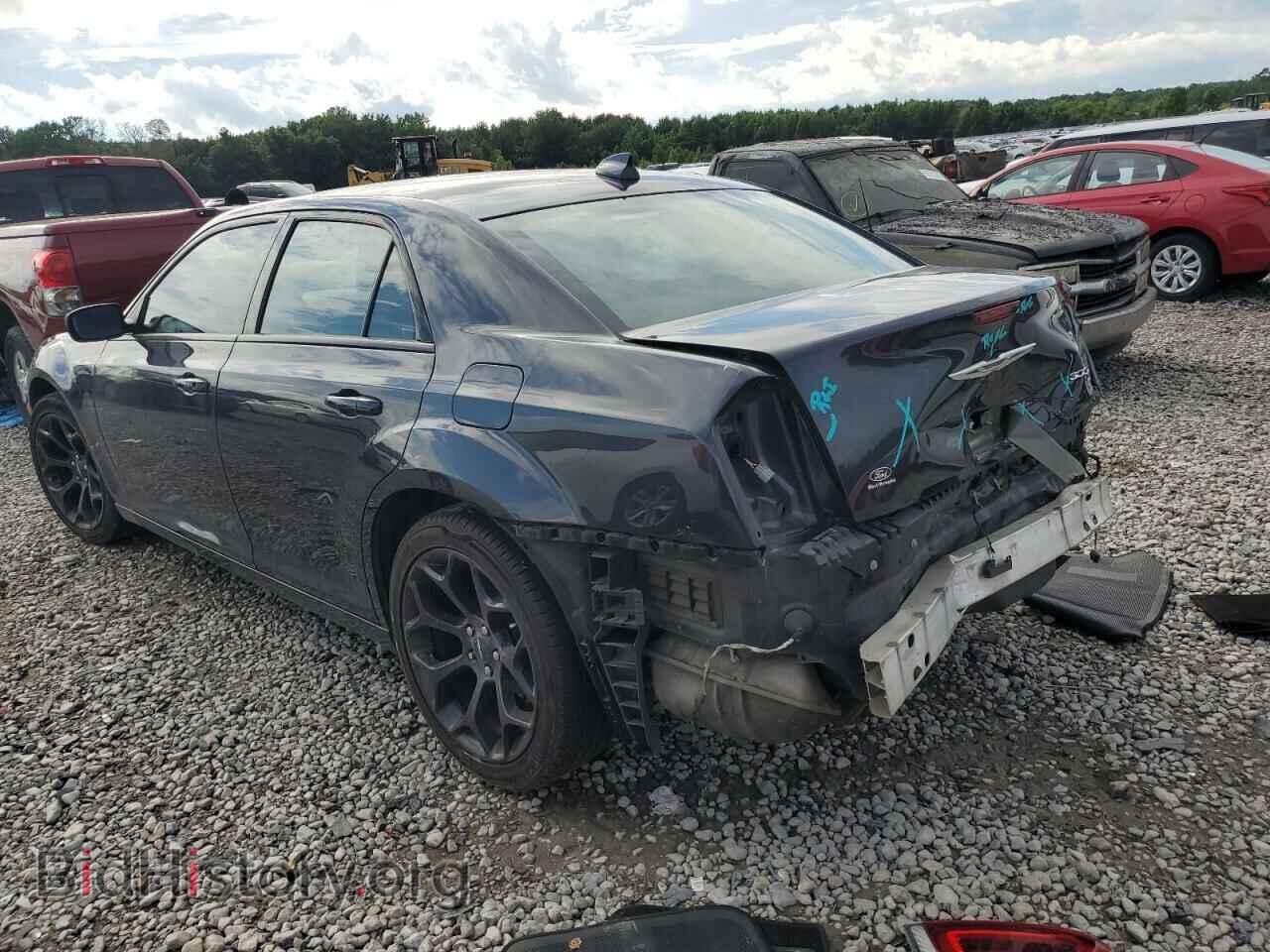 2019 CHRYSLER 300 - VIN: 2C3CCABG9KH516347 - Фото 2