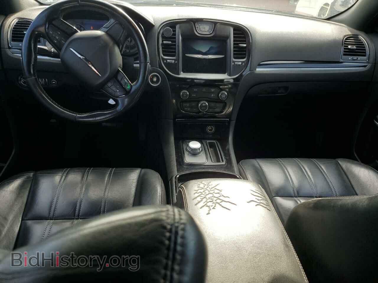 2019 CHRYSLER 300 - VIN: 2C3CCABG9KH516347 - Фото 8
