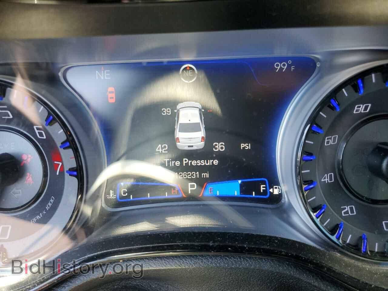 2019 CHRYSLER 300 - VIN: 2C3CCABG9KH516347 - Фото 9