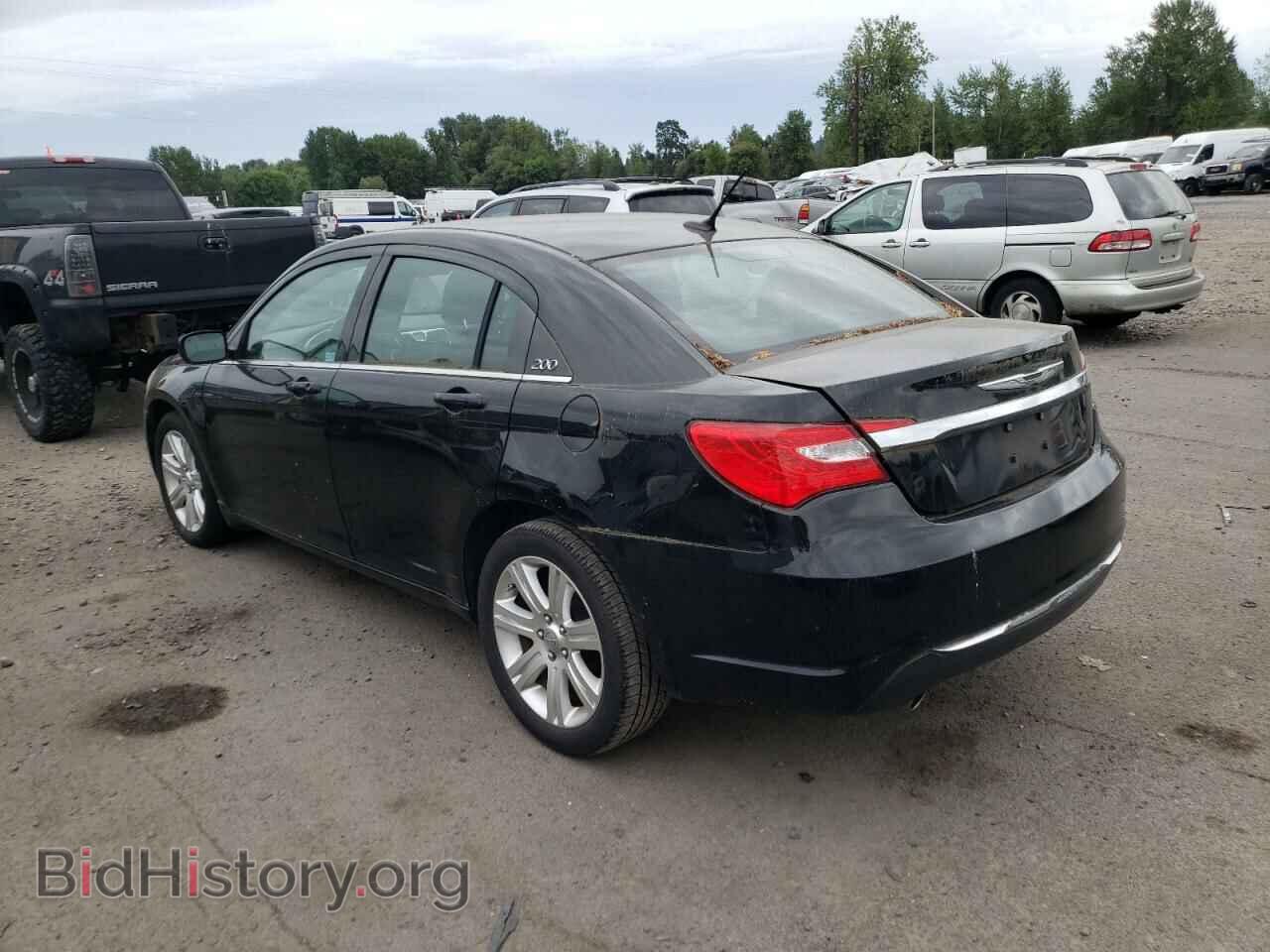 2012 CHRYSLER 200 - VIN: 1C3CCBBG9CN106338 - Фото 2