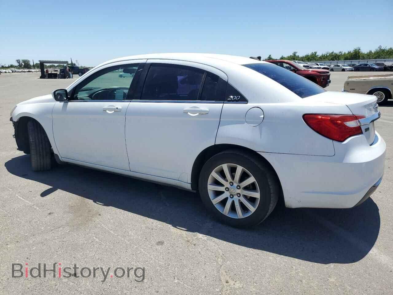2013 CHRYSLER 200 - VIN: 1C3CCBBG0DN532047 - Фото 2