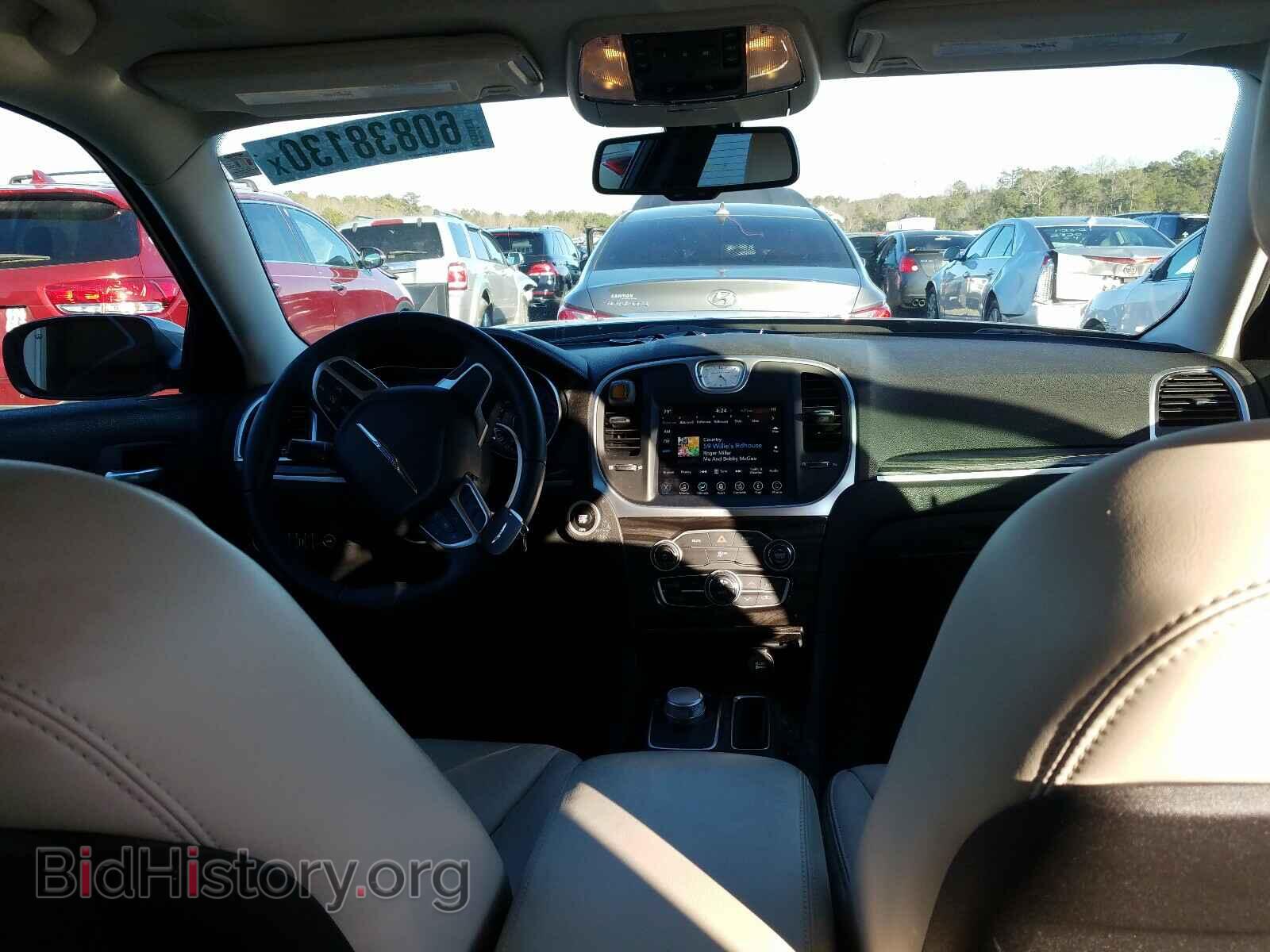2017 CHRYSLER 300 - VIN: 2C3CCAAG1HH506390 - Фото 9