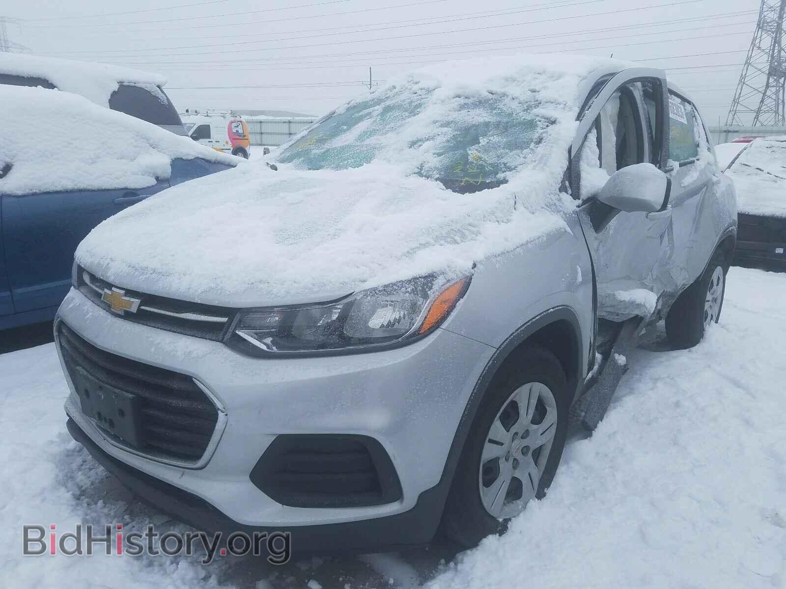 2017 CHEVROLET TRAX - VIN: 3GNCJKSB1HL150578 - Фото 2