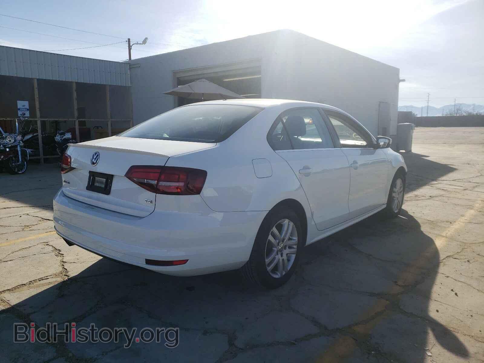 2017 VOLKSWAGEN JETTA - VIN: 3VW2B7AJ1HM334949 - Фото 4