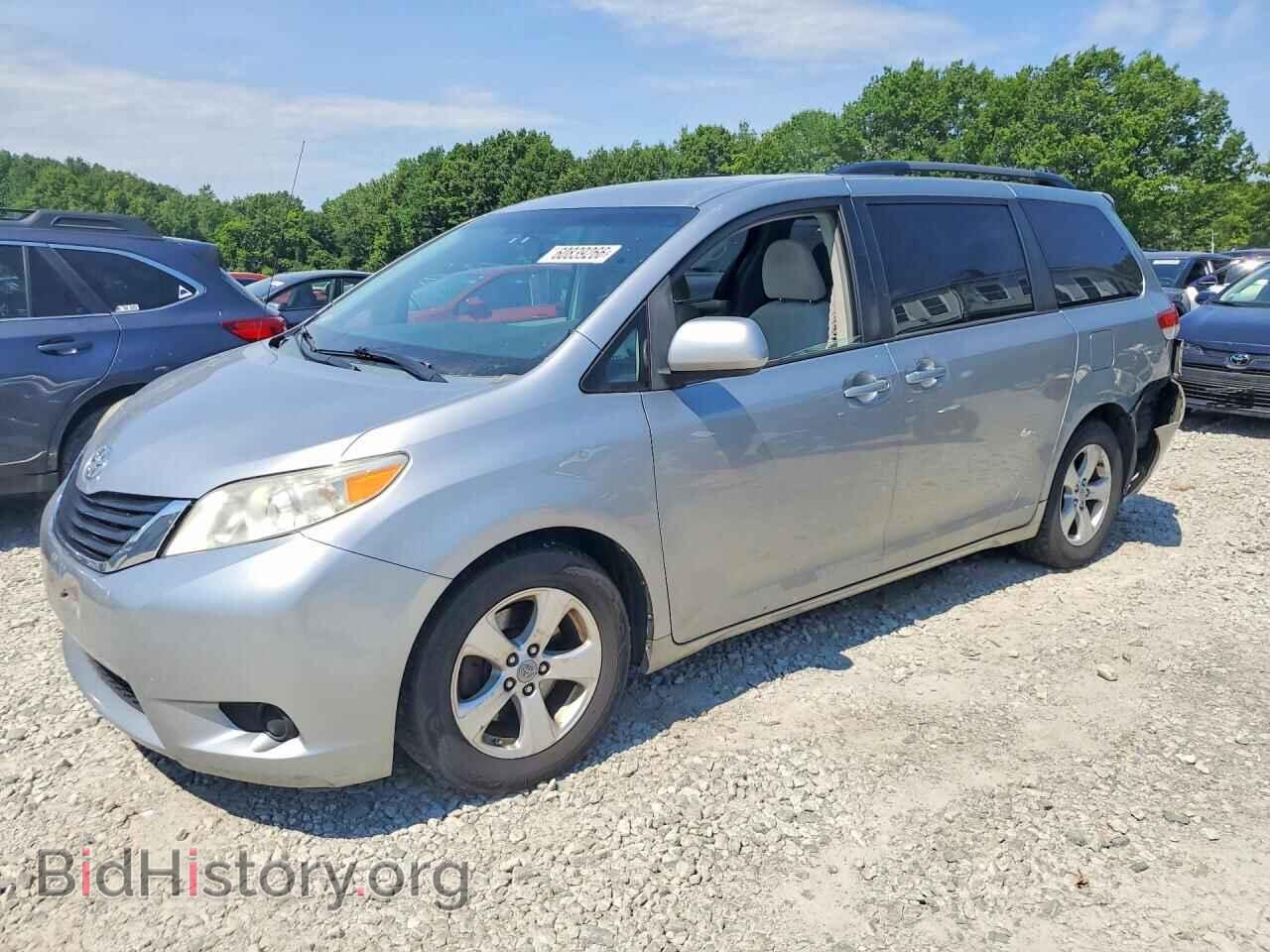 Фотография 5TDKK3DC0BS138808 - TOYOTA SIENNA 2011