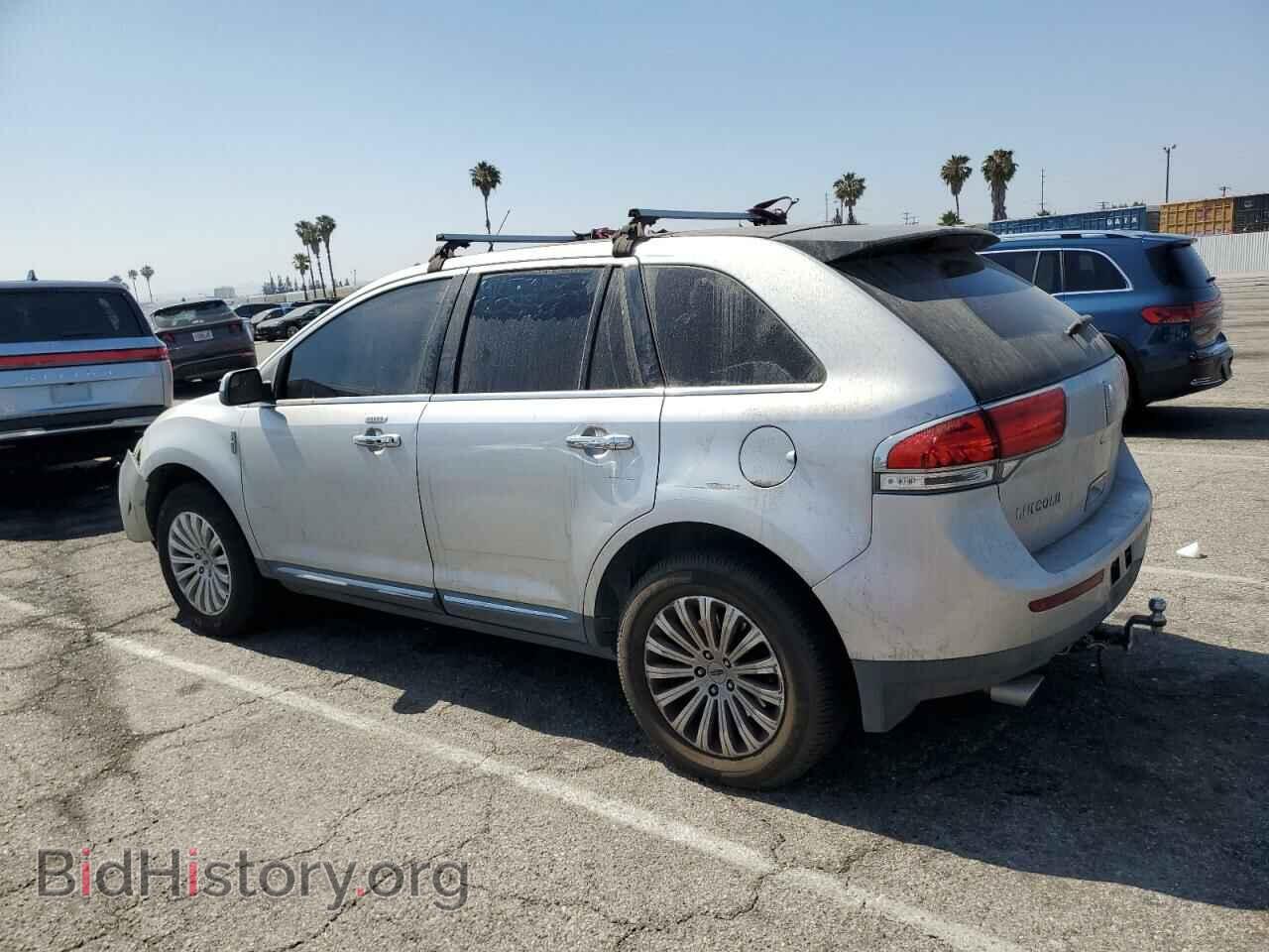 2011 LINCOLN MKX - VIN: 2LMDJ6JK6BBJ32263 - Photo 2