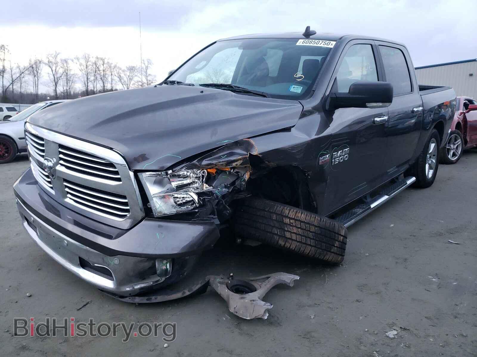 2017 RAM 1500 - VIN: 3C6RR6LT8HG584426 - Фото 2