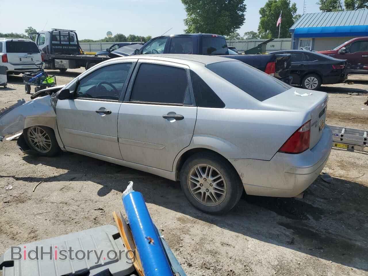 2005 FORD FOCUS - VIN: 1FAFP34N95W247489 - Фото 2