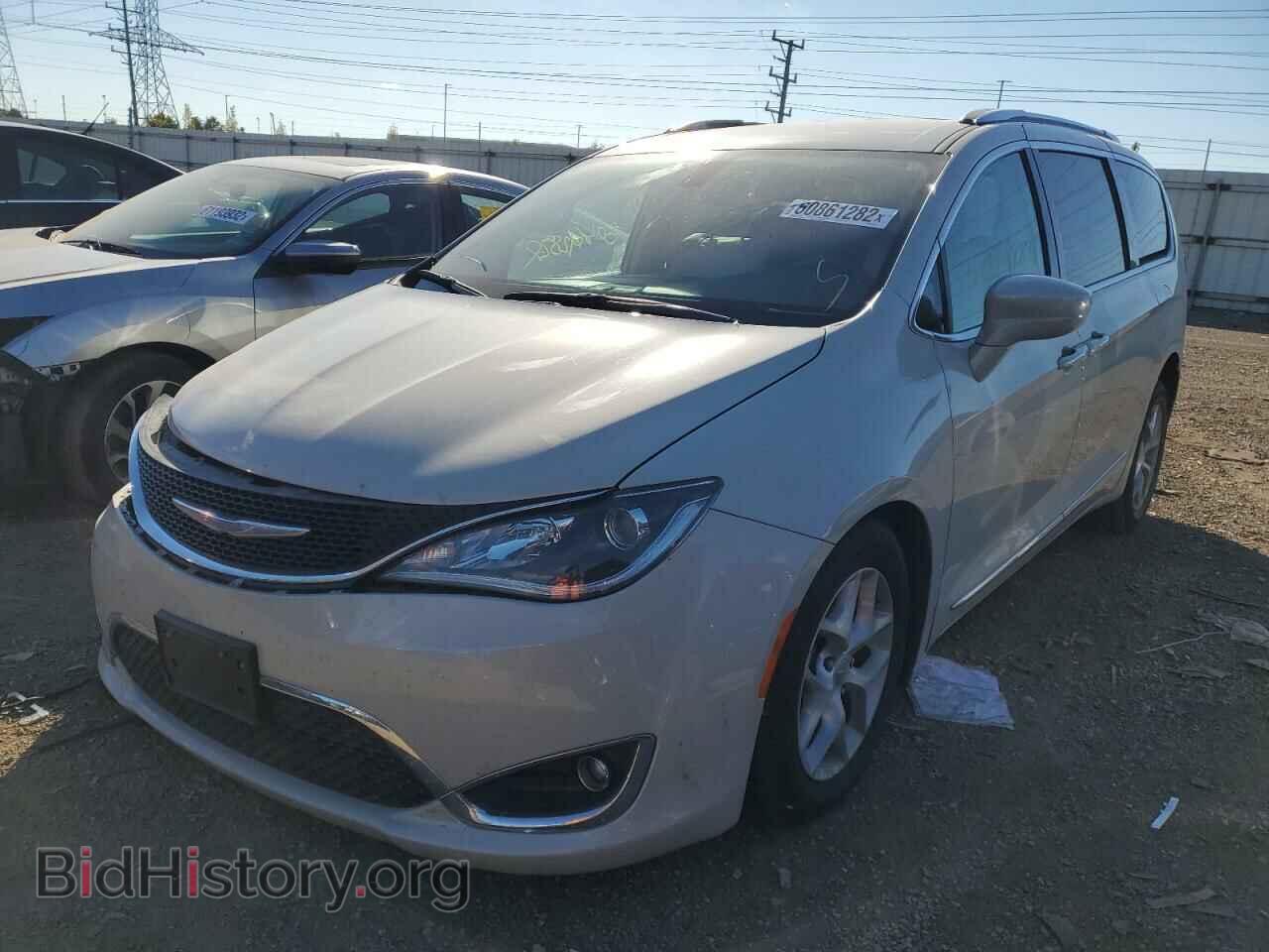 2017 CHRYSLER PACIFICA - VIN: 2C4RC1EGXHR585021 - Photo 2