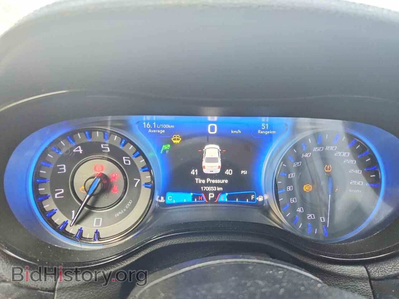 2019 CHRYSLER 300 - VIN: 2C3CCAGG7KH640576 - Photo 9