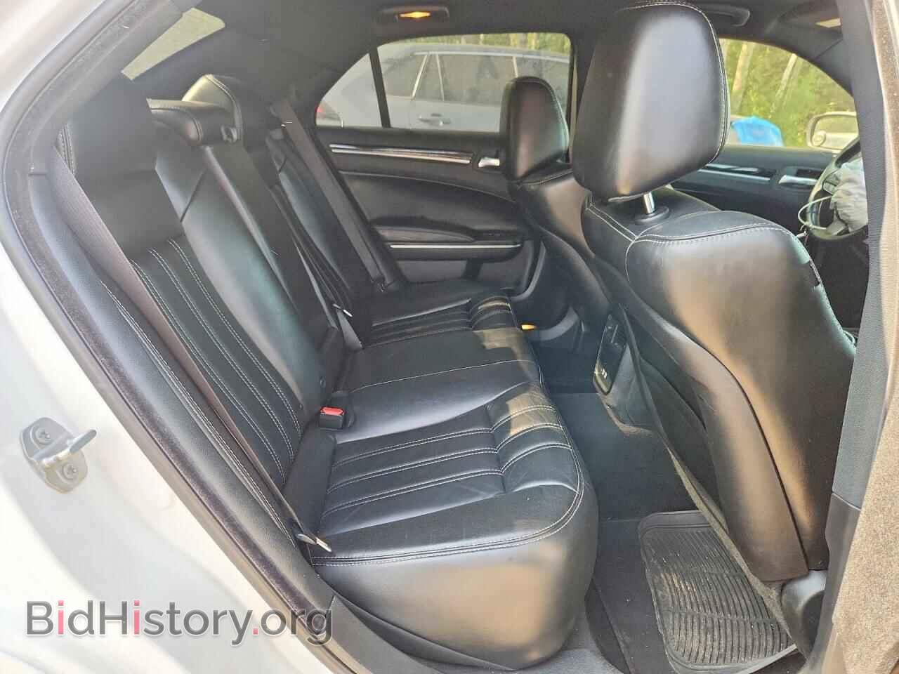 2019 CHRYSLER 300 - VIN: 2C3CCAGG7KH640576 - Photo 10