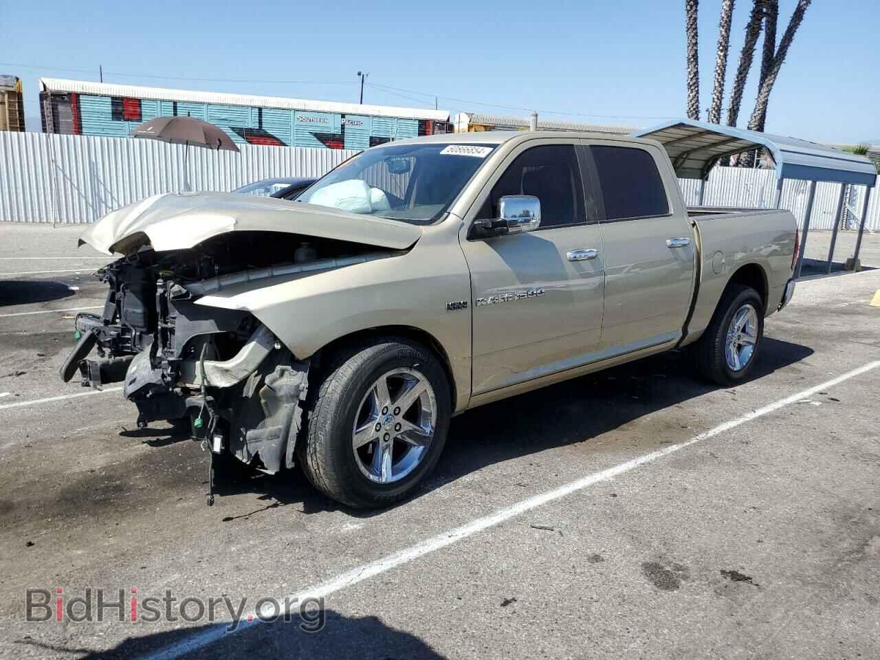 Photo 1D7RB1CT3BS530327 - DODGE All Models 2011