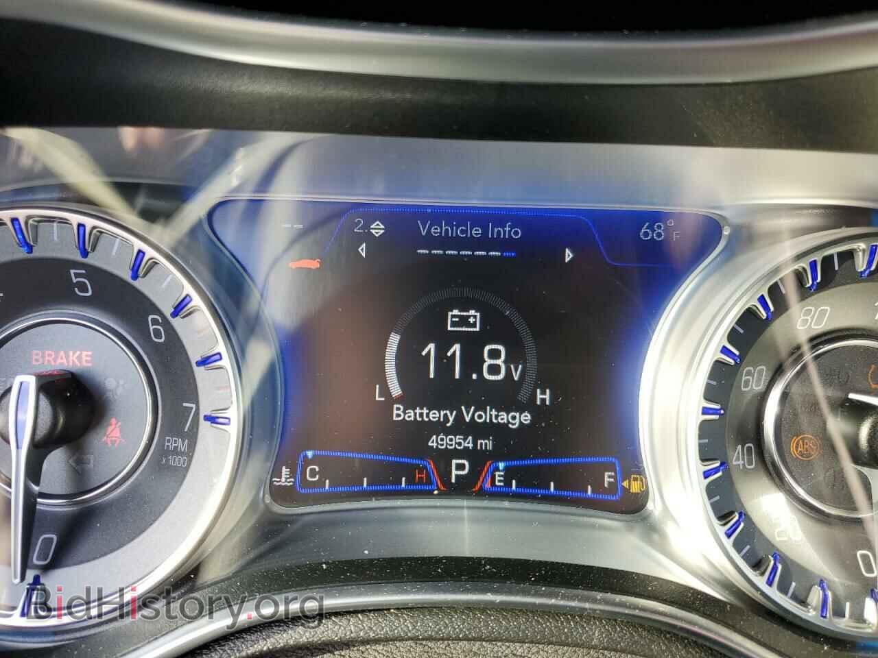 2019 CHRYSLER 300 - VIN: 2C3CCABG7KH591791 - Фото 8