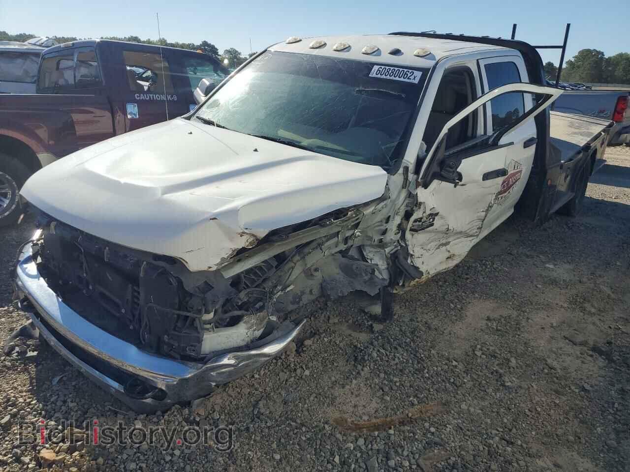 2017 RAM 3500 - VIN: 3C7WRTCJXHG615185 - Фото 2