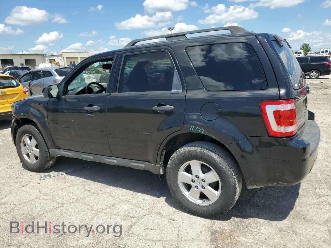 2011 FORD ESCAPE - VIN: 1FMCU0D77BKA20824 - Фото 2