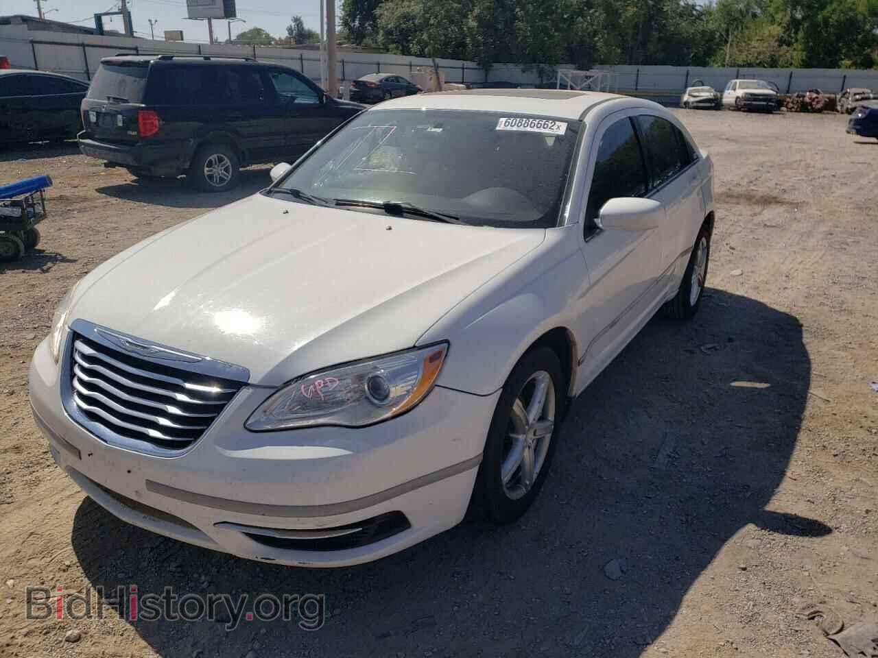 2012 CHRYSLER 200 - VIN: 1C3CCBBB3CN146435 - Фото 2