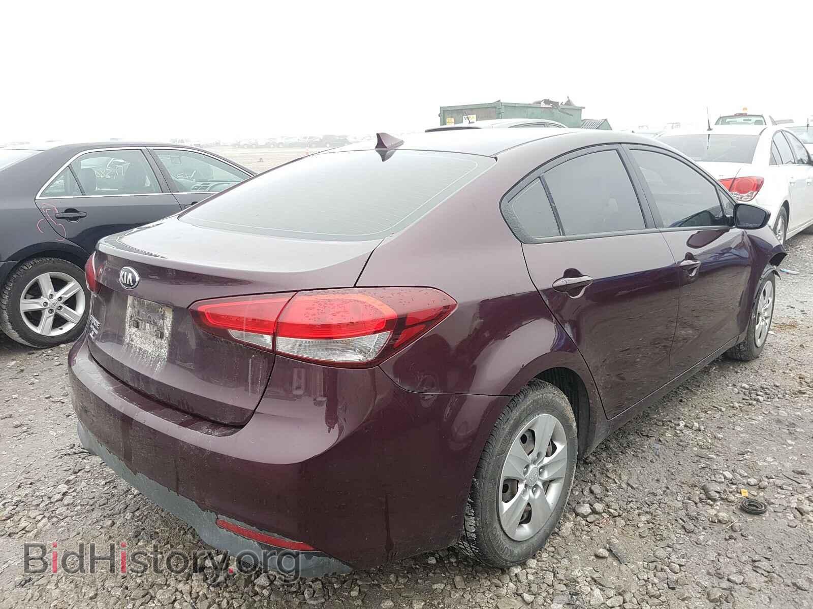 2017 KIA FORTE - VIN: 3KPFK4A74HE122435 - Photo 4