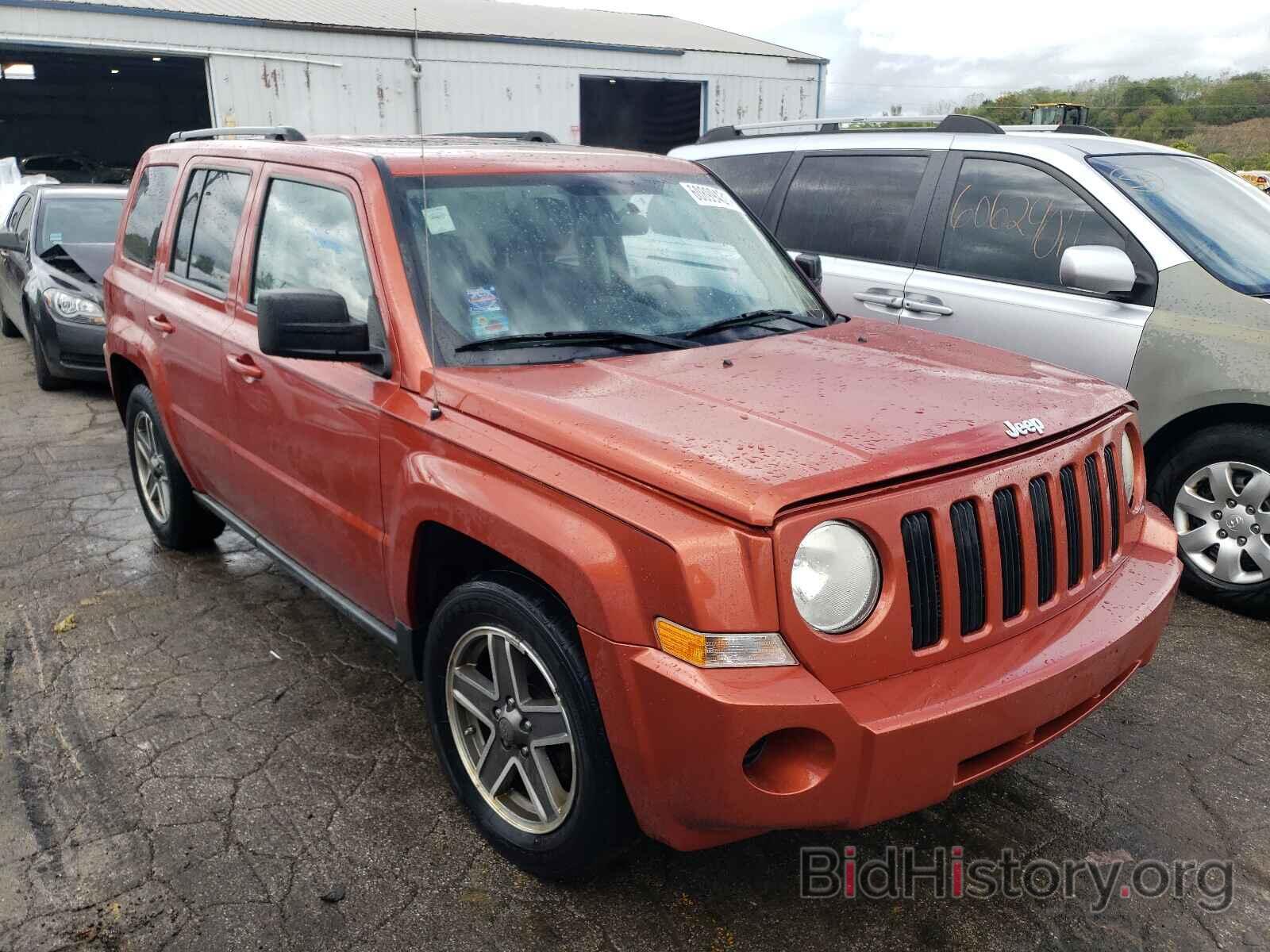 Photo 1J4NT2GB3AD523601 - JEEP PATRIOT 2010