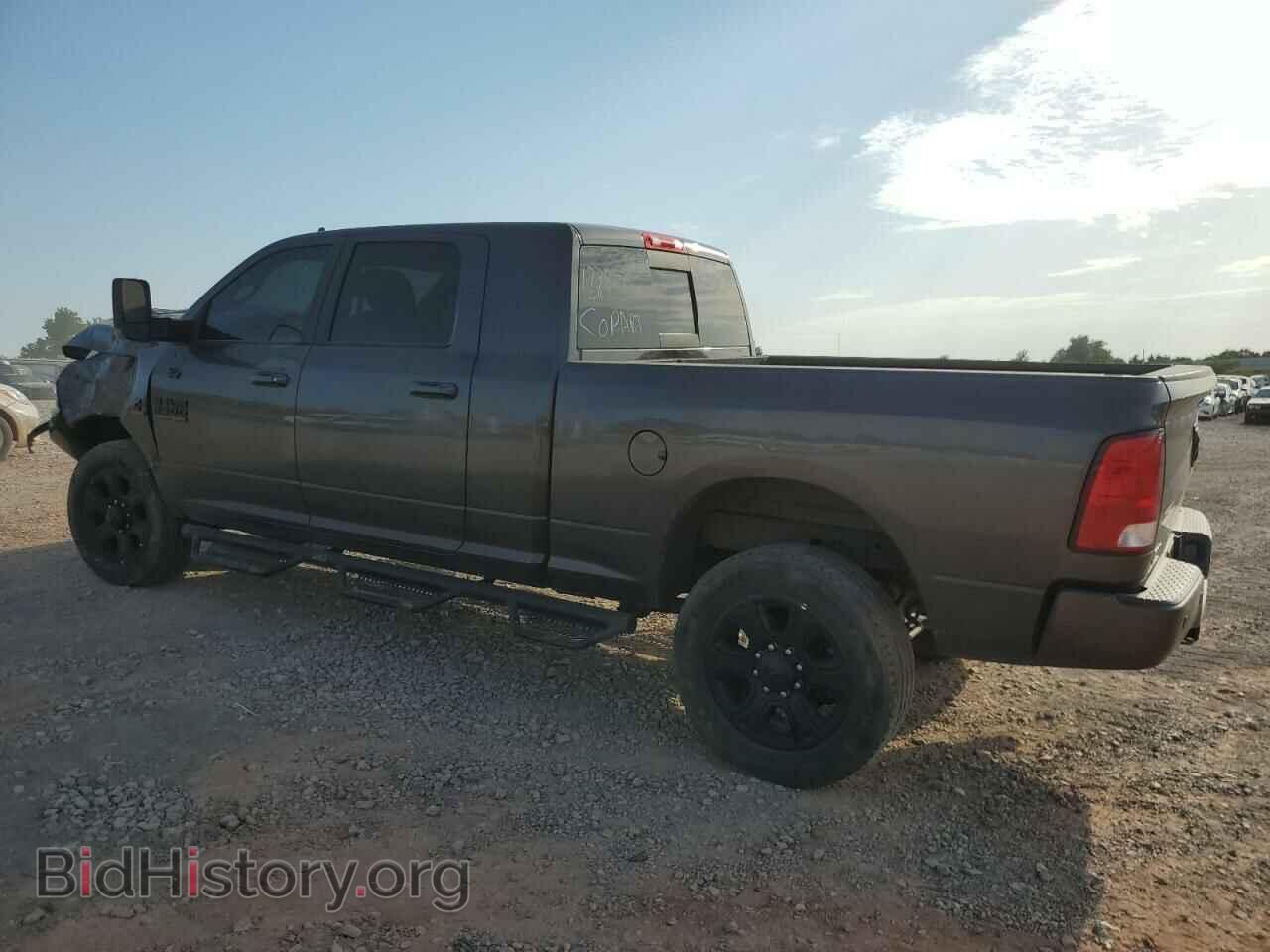 2017 RAM All Models - VIN: 3C6UR5ML1HG621738 - Photo 2