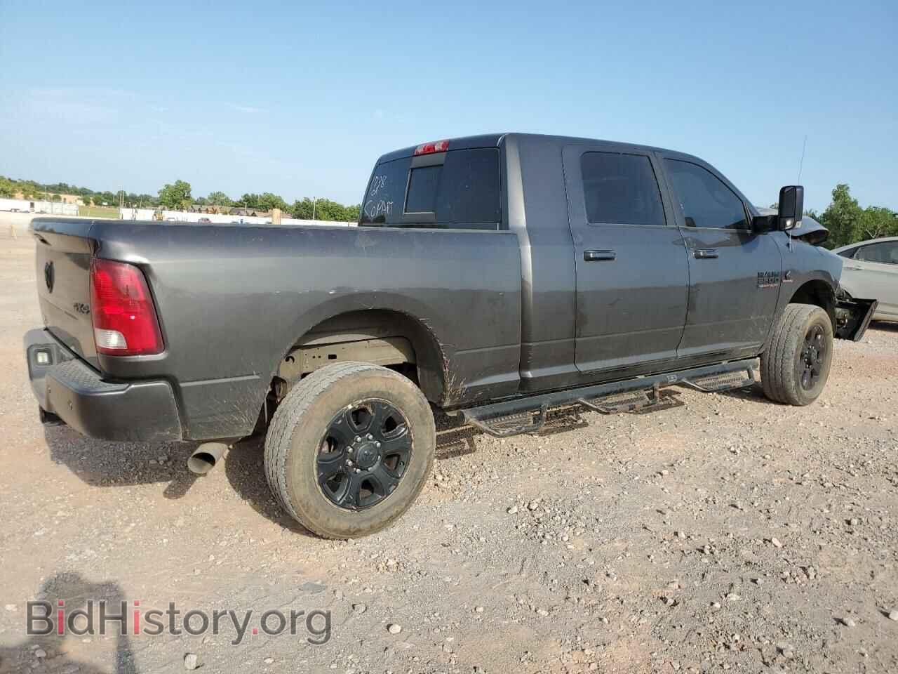 2017 RAM All Models - VIN: 3C6UR5ML1HG621738 - Photo 3