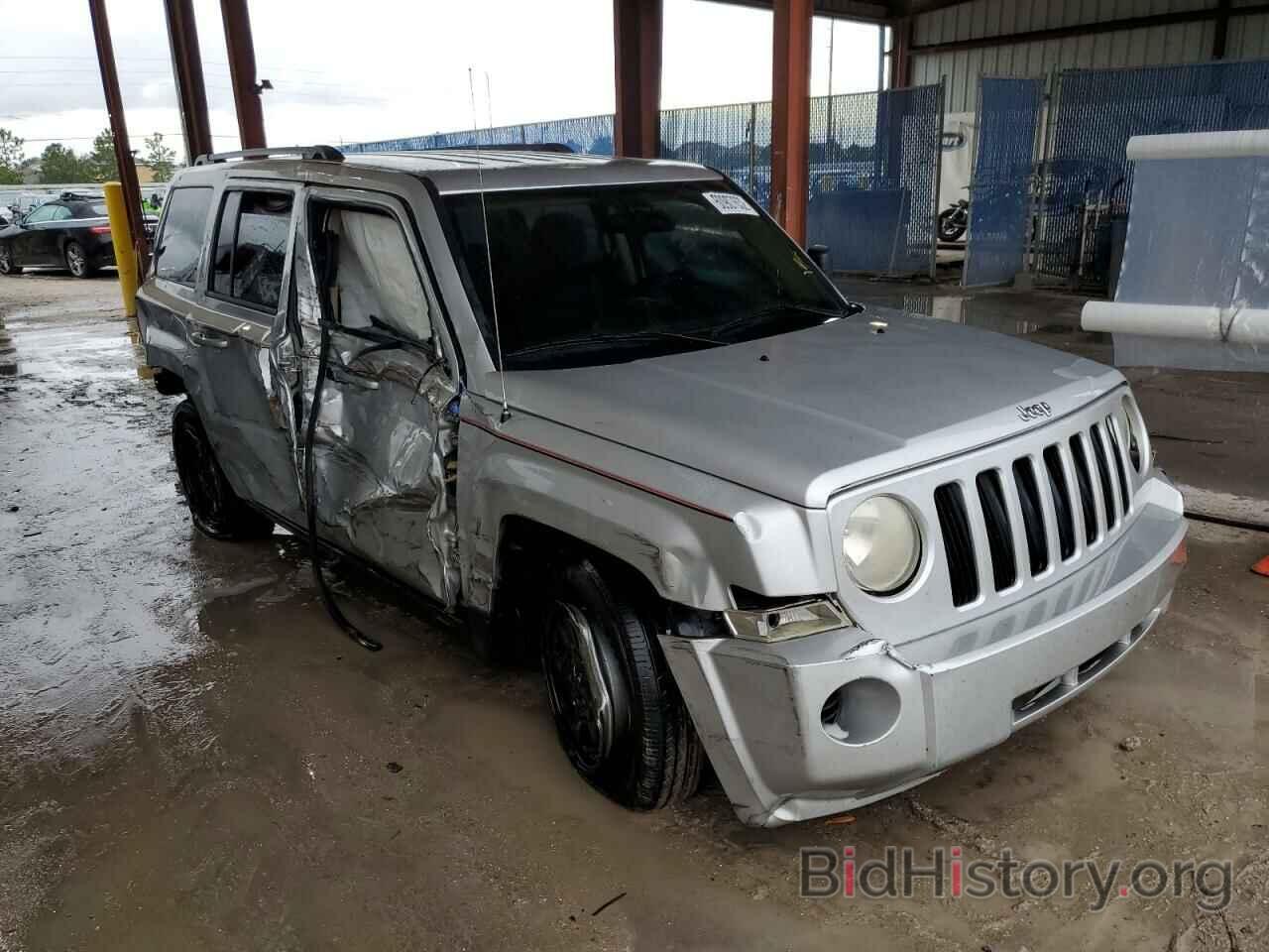 Photo 1J4NT2GA2AD641629 - JEEP PATRIOT 2010