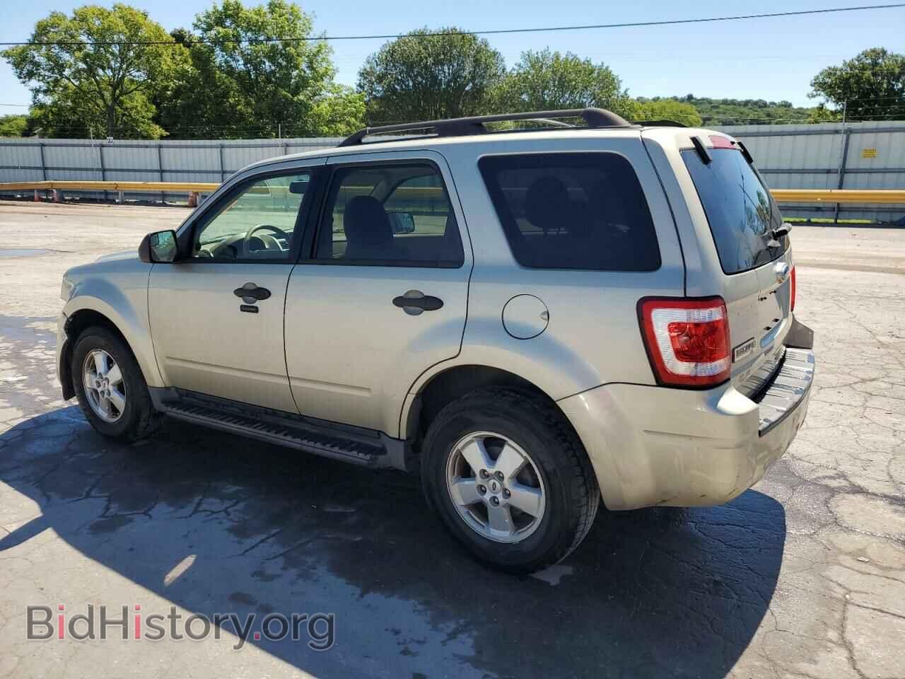 2011 FORD ESCAPE - VIN: 1FMCU0D72BKC02124 - Photo 2
