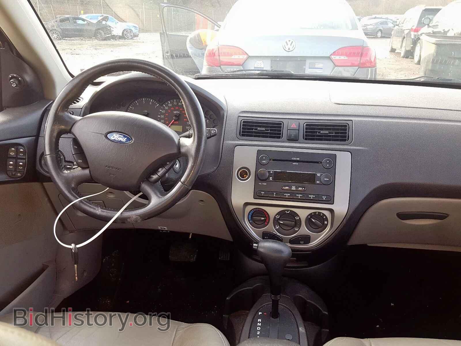2007 FORD FOCUS - VIN: 1FAFP37N17W330882 - Фото 9