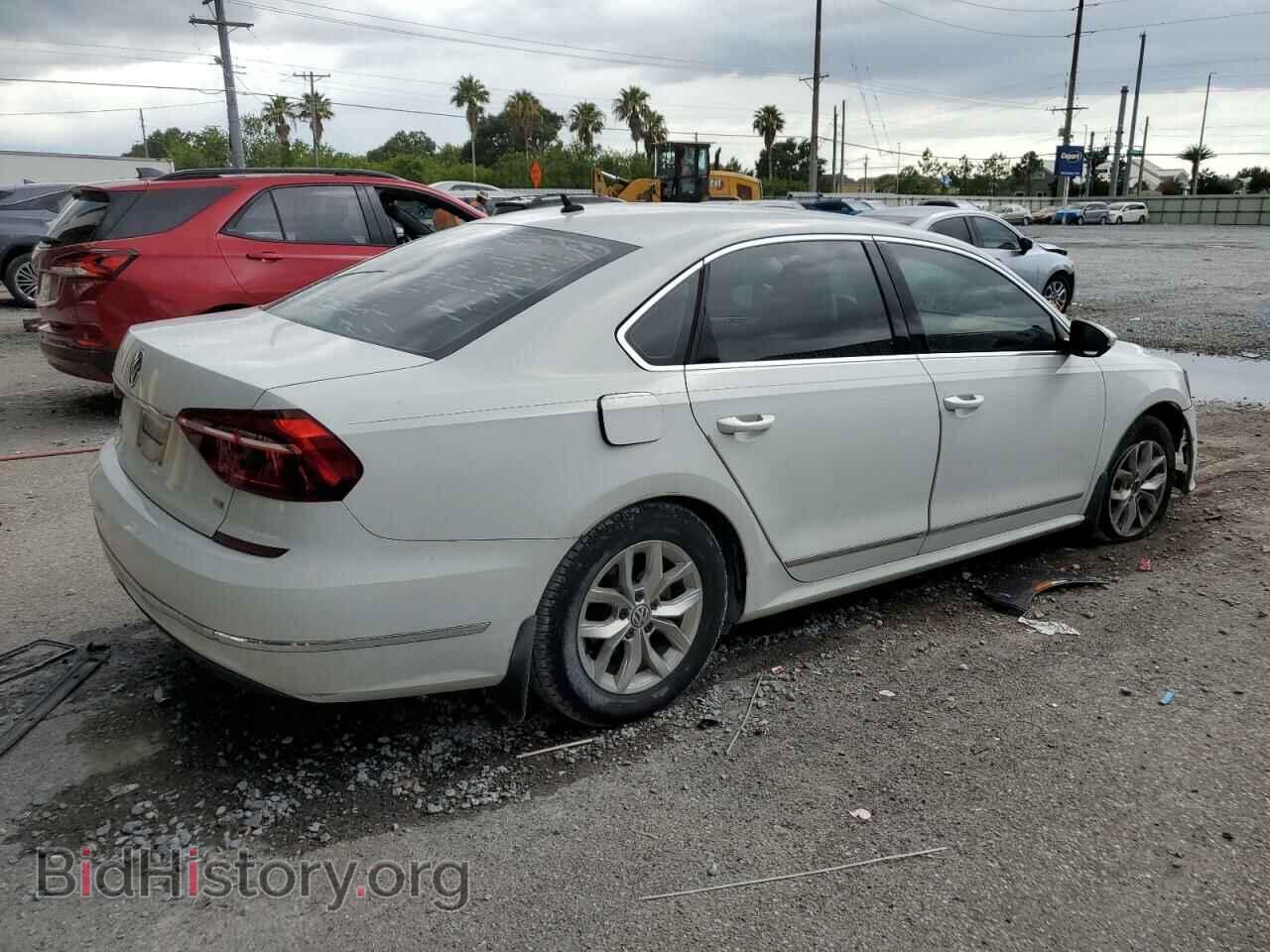 2017 VOLKSWAGEN PASSAT - VIN: 1VWAT7A35HC077533 - Фото 3