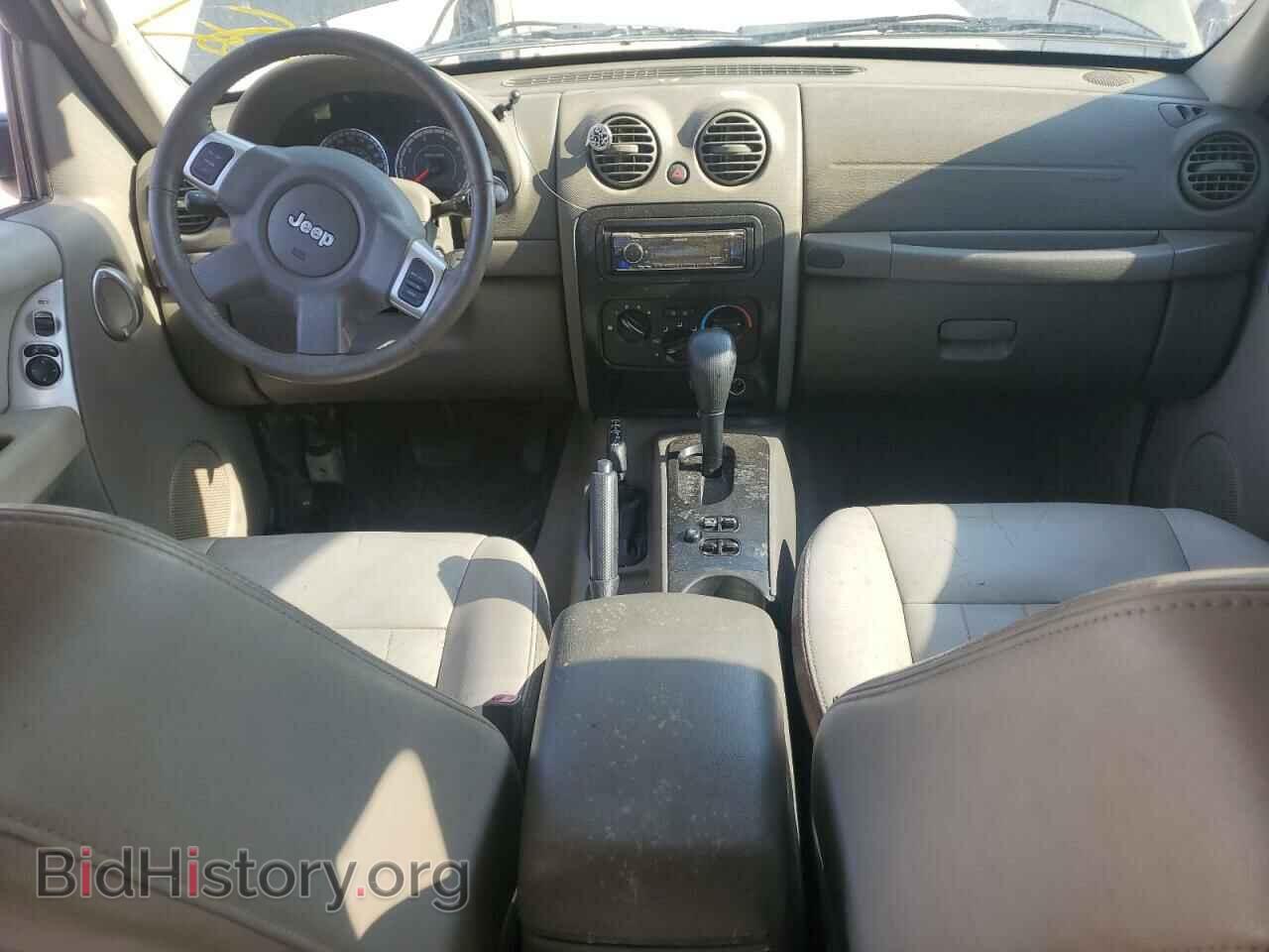 2007 JEEP LIBERTY - VIN: 1J4GL58K67W532234 - Фото 8