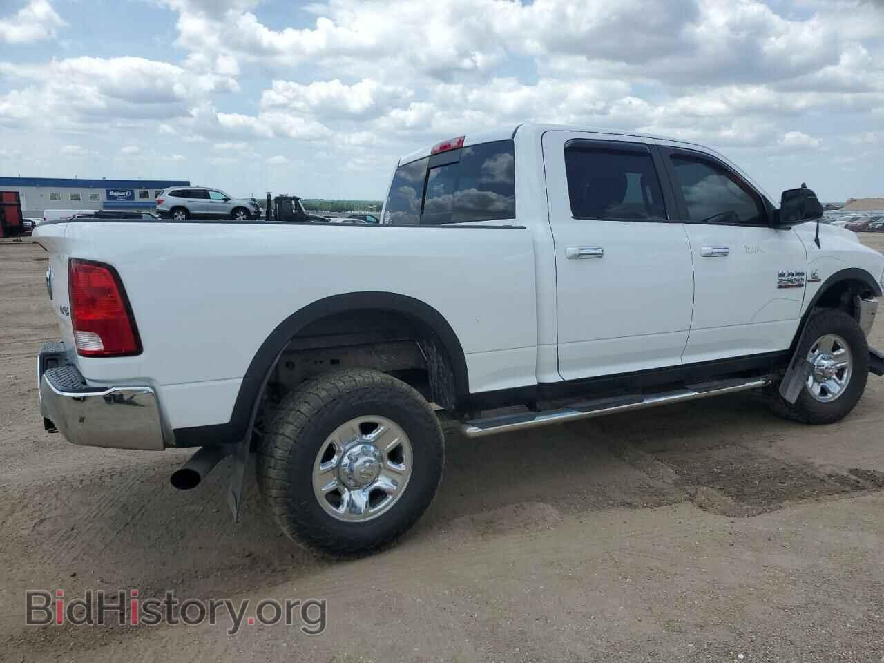 2014 RAM All Models - VIN: 3C6UR5DL4EG223581 - Photo 3