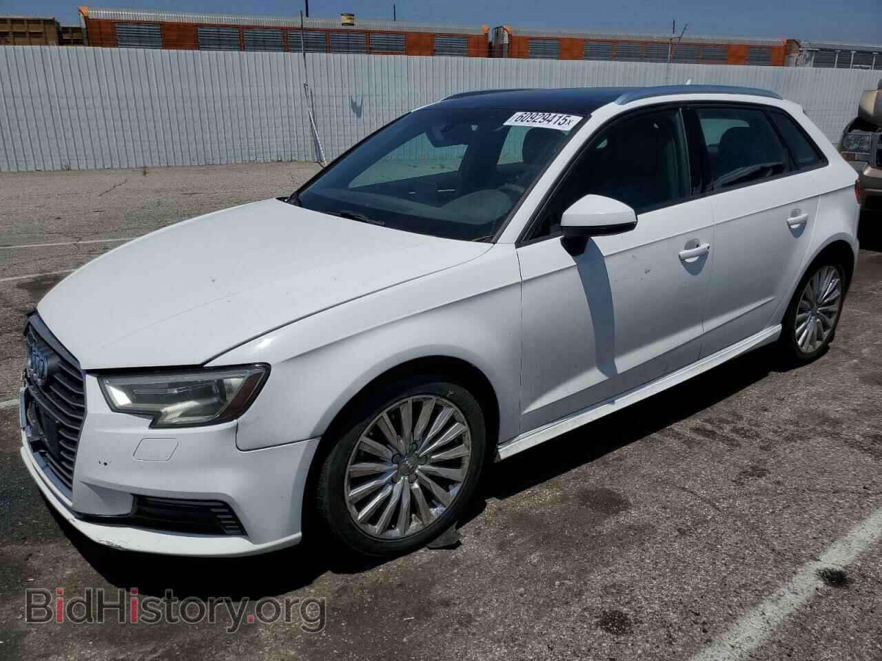 Photo WAUUPBFF2HA057257 - AUDI A3 2017