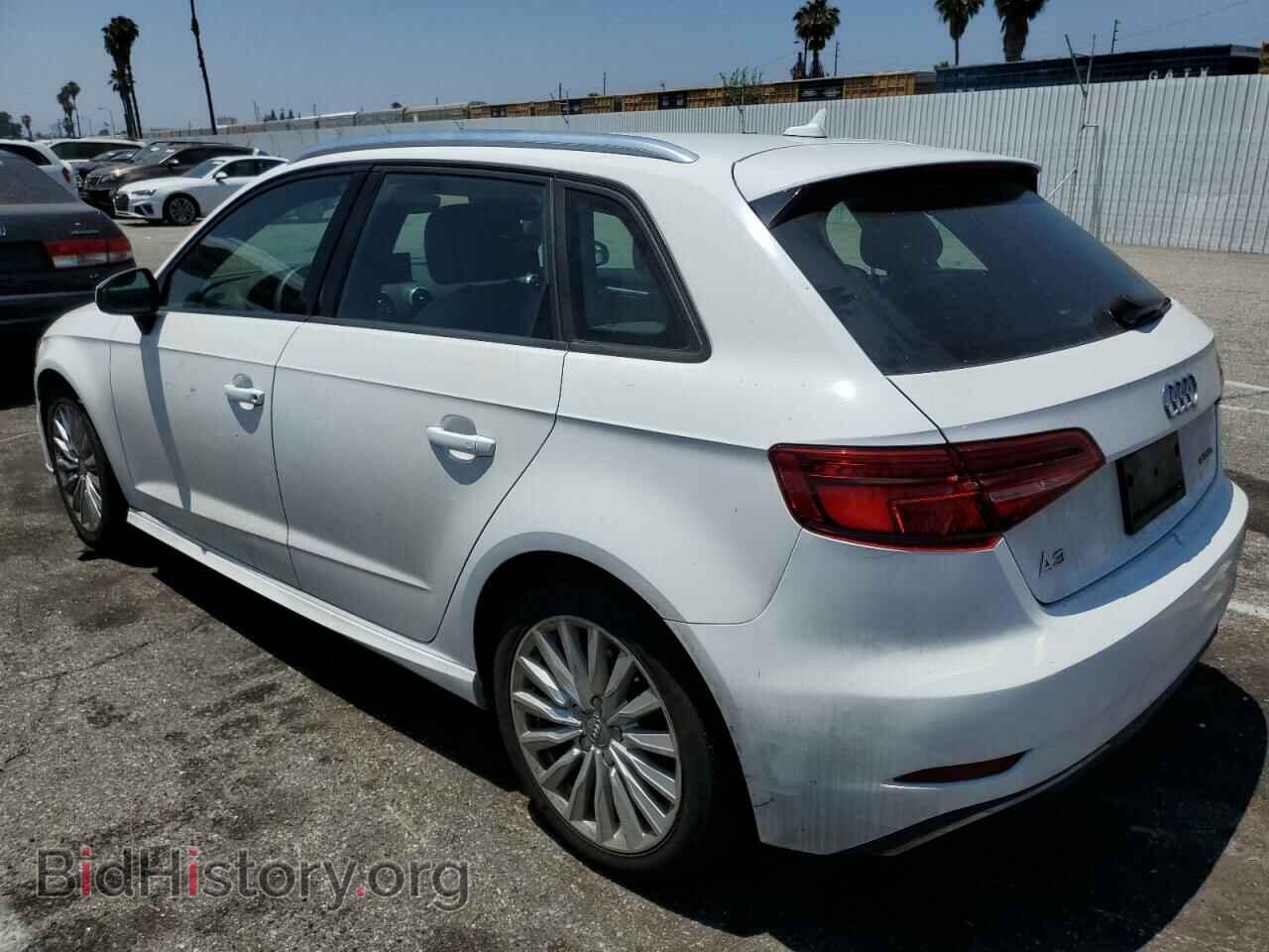 2017 AUDI A3 - VIN: WAUUPBFF2HA057257 - Фото 2