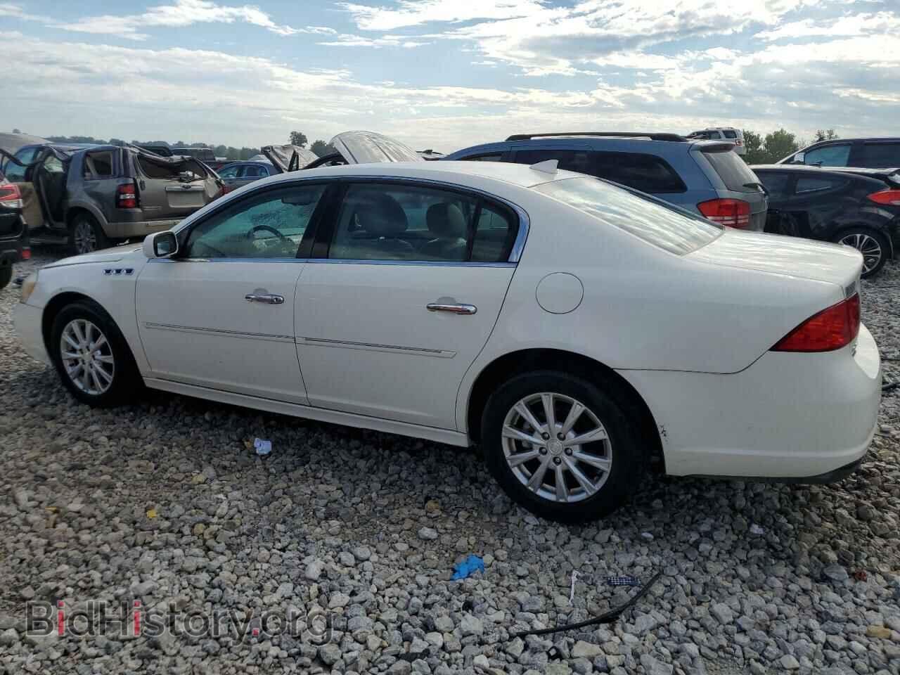 2011 BUICK LUCERNE - VIN: 1G4HC5EM0BU104997 - Фото 2