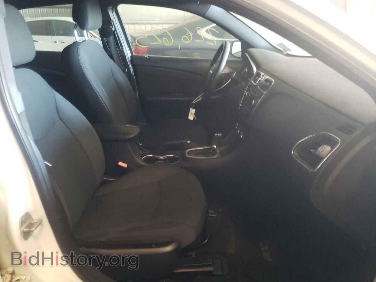 2011 CHRYSLER 200 - VIN: 1C3BC4FB9BN566622 - Photo 5