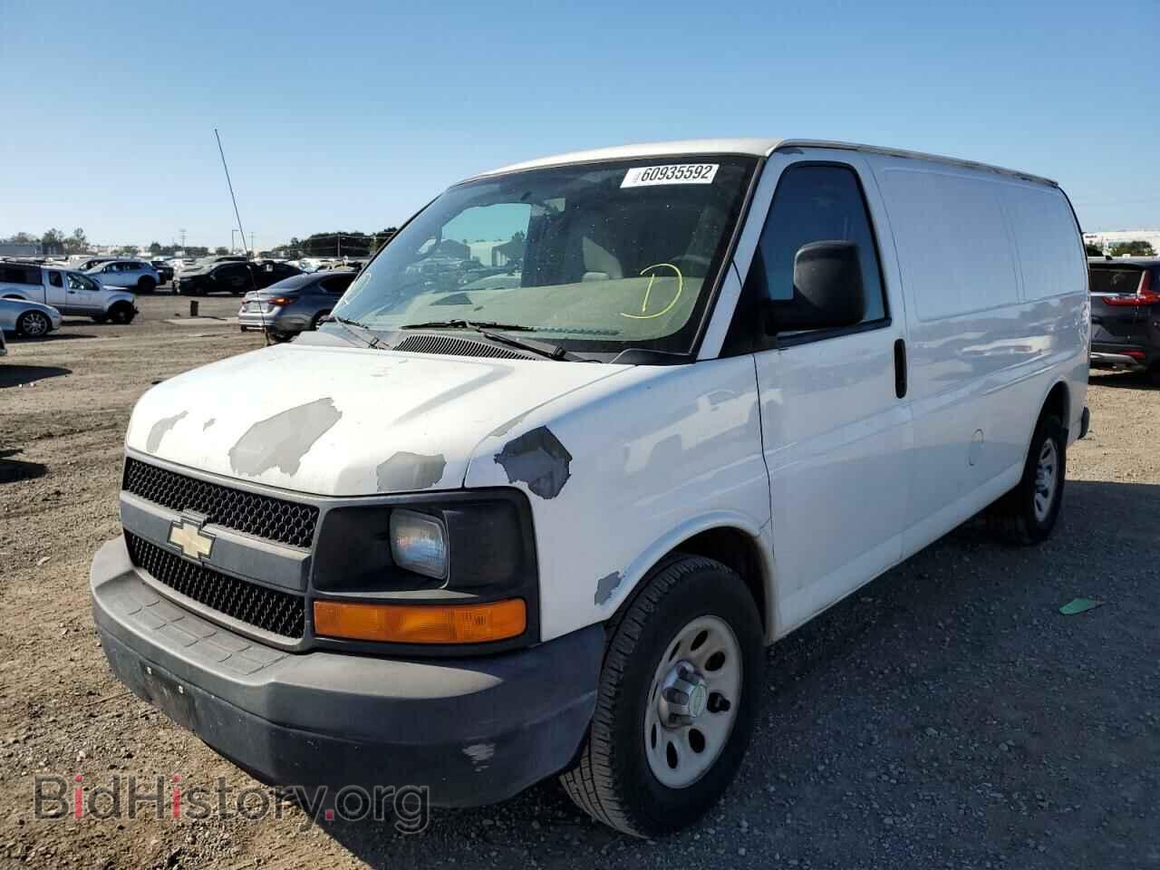 2011 CHEVROLET EXPRESS - VIN: 1GCSGAFX2B1132138 - Фото 2