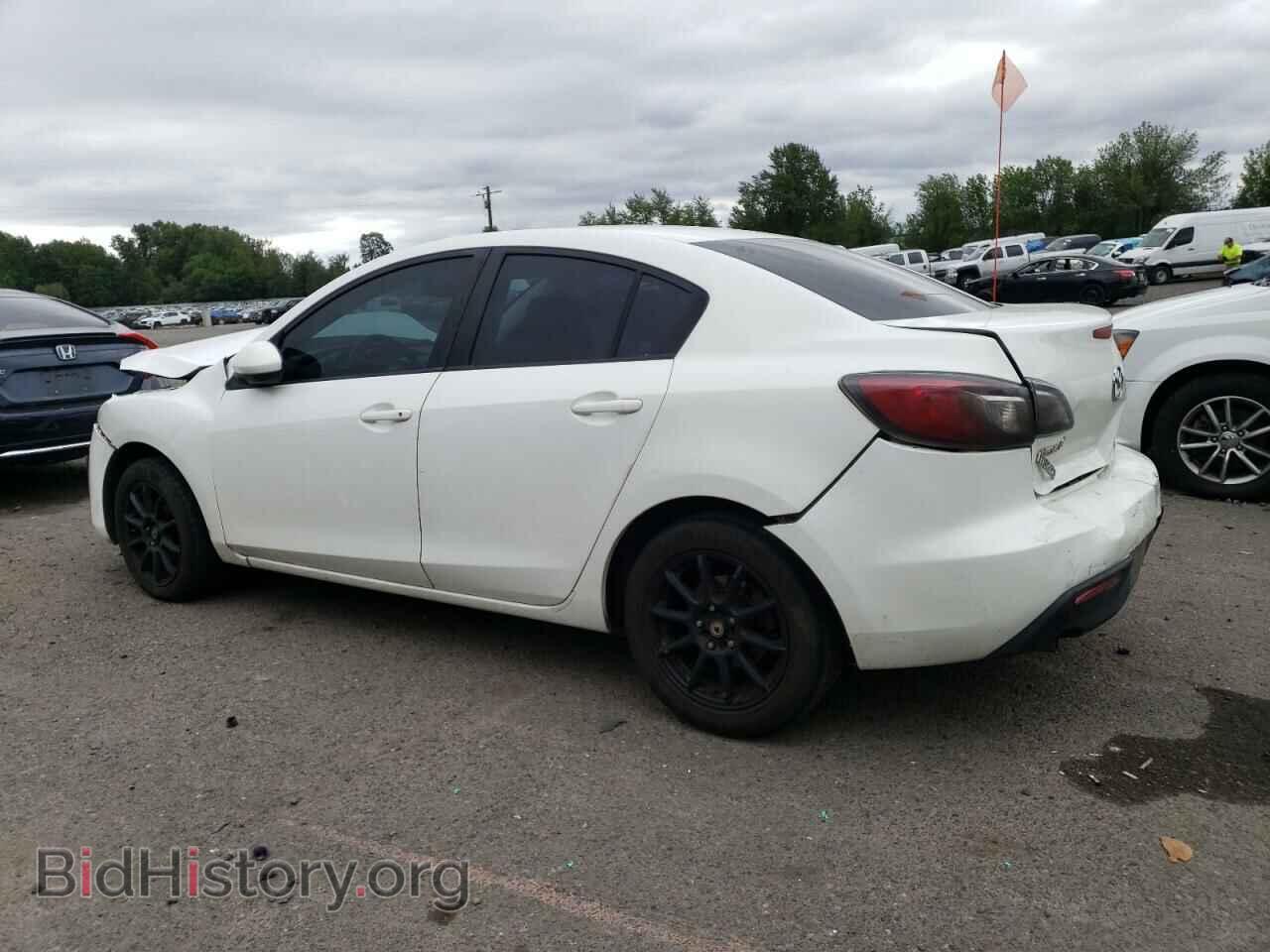 2011 MAZDA 3 - VIN: JM1BL1UF3B1390156 - Фото 2