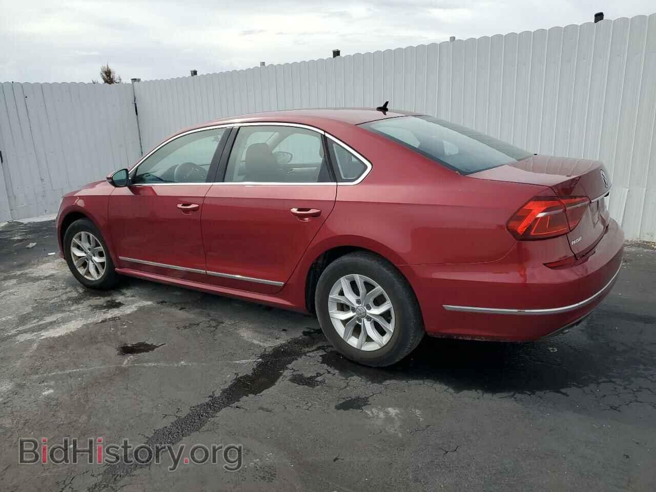 2017 VOLKSWAGEN PASSAT - VIN: 1VWAT7A32HC059393 - Фото 2
