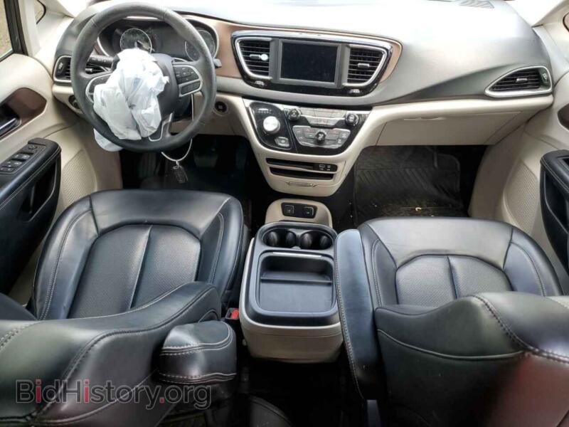 2020 Chrysler MINIVAN (VIN 2C4RC1DG4LR257281) — photo 8 of 13