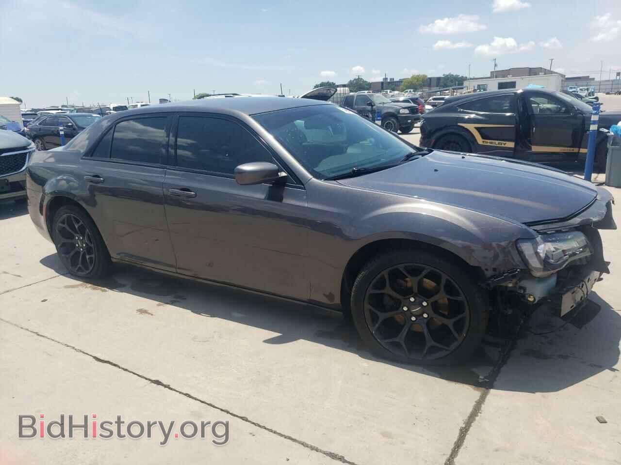 2019 CHRYSLER 300 - VIN: 2C3CCABG5KH538748 - Фото 4