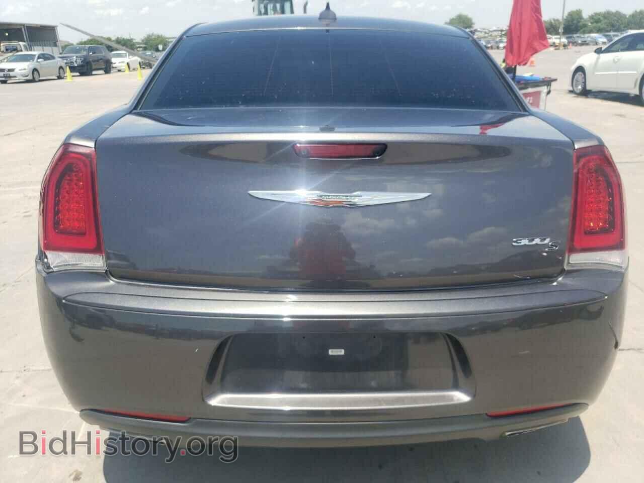 2019 CHRYSLER 300 - VIN: 2C3CCABG5KH538748 - Фото 6
