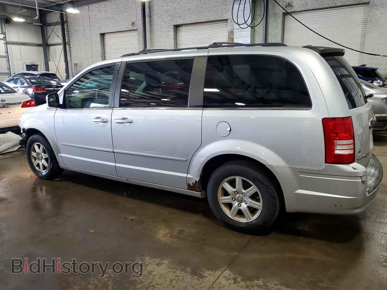 2008 CHRYSLER MINIVAN - VIN: 2A8HR54P58R648733 - Фото 2