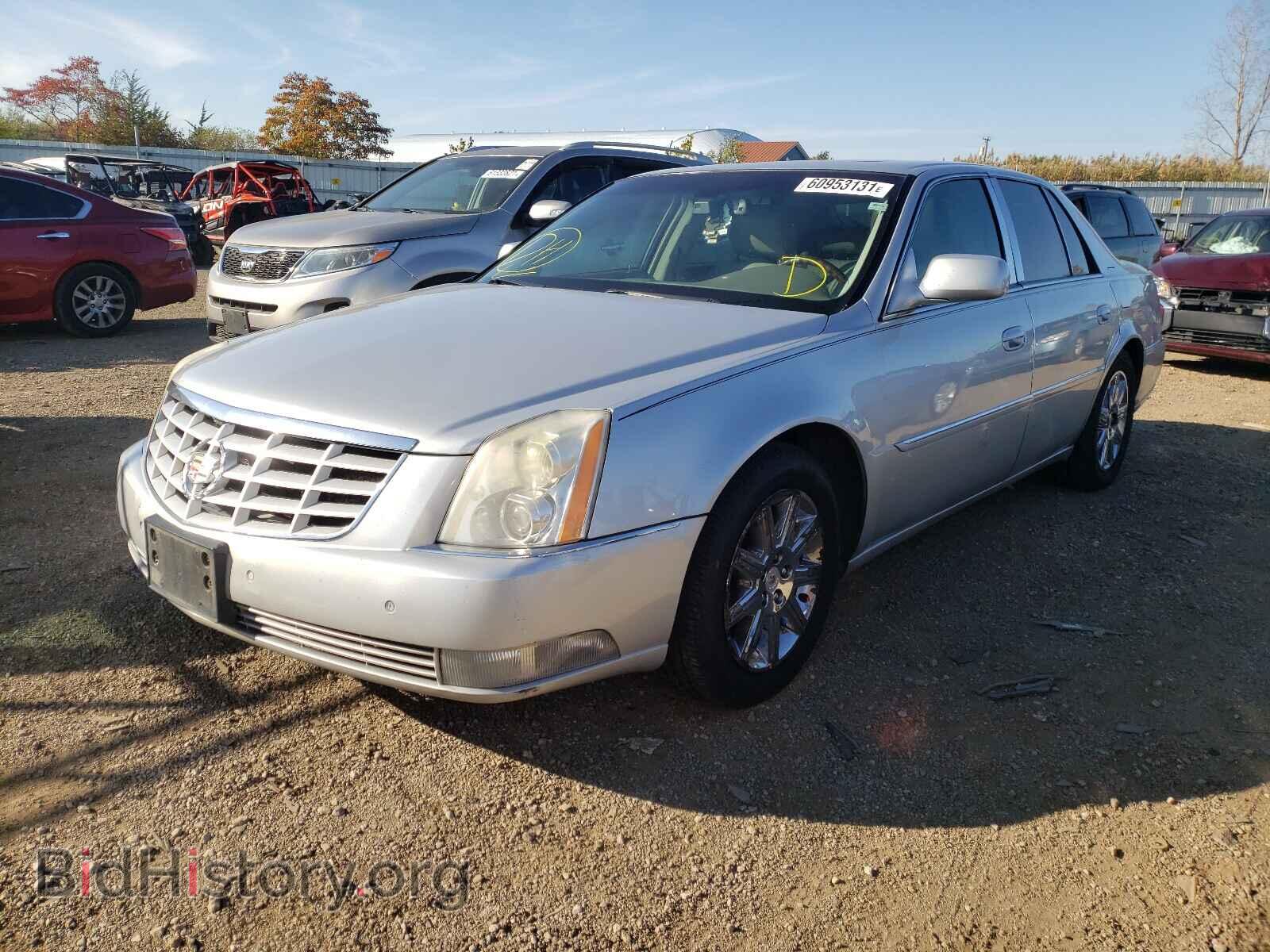 2011 CADILLAC DTS - VIN: 1G6KH5E63BU141106 - Фото 2