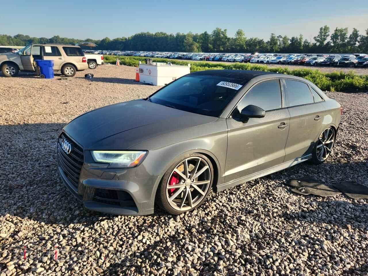 Фотография WAUB1HFF1H1080945 - AUDI S3 2017