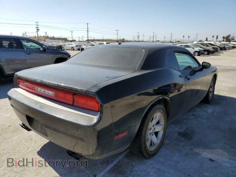 2012 Dodge CHALLENGER (VIN 2C3CDYAG8CH232202) — photo 4 of 10