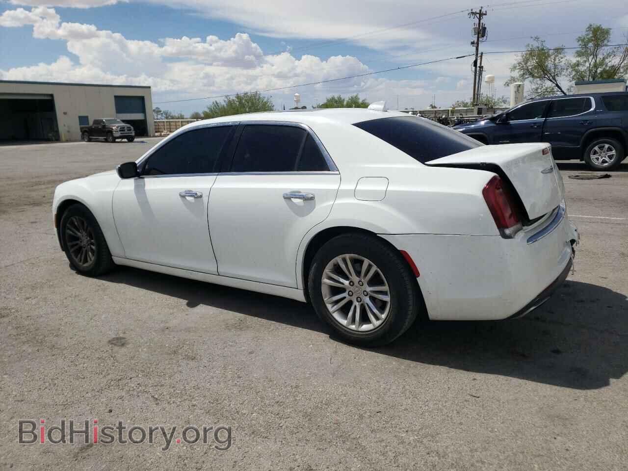 2017 CHRYSLER 300 - VIN: 2C3CCAEG3HH570537 - Фото 2