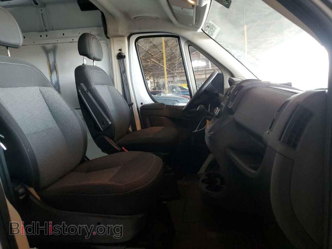 2016 RAM All Models - VIN: 3C6URVJD6GE120545 - Фото 10