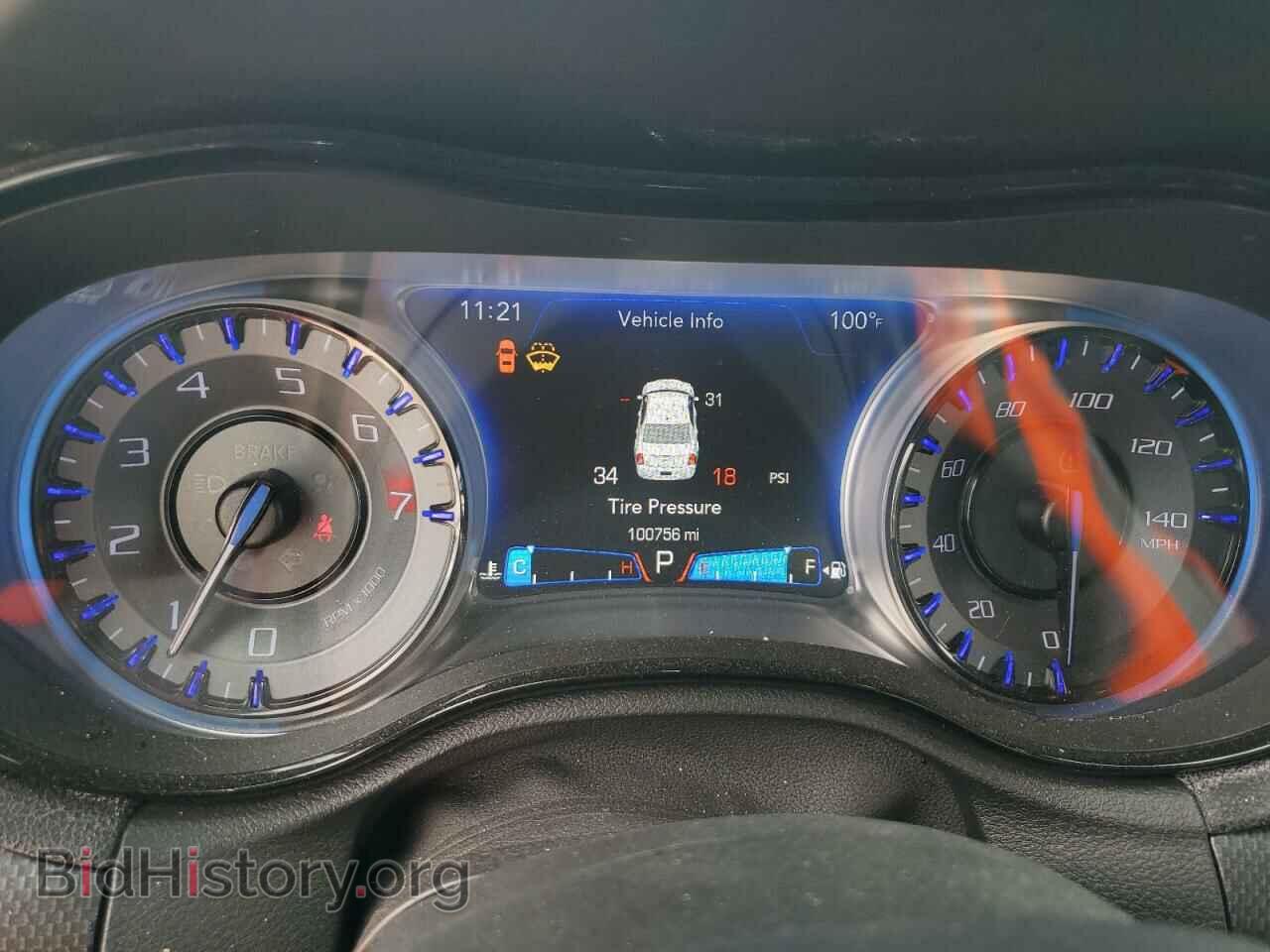 2015 CHRYSLER 300 - VIN: 2C3CCABG5FH802864 - Фото 9