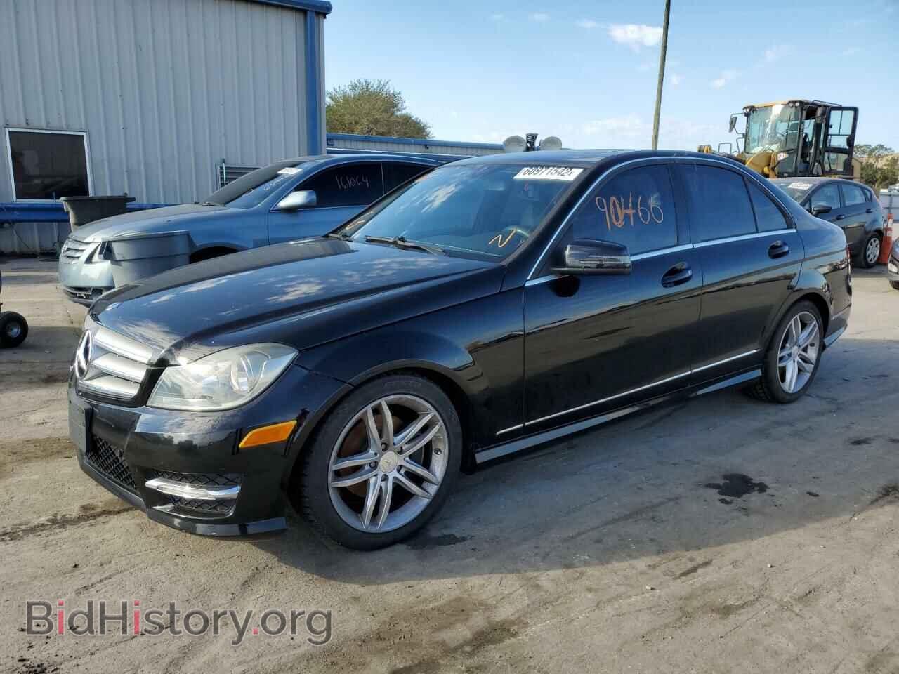 2012 MERCEDES-BENZ C-CLASS - VIN: WDDGF8BB0CR200134 - Фото 2
