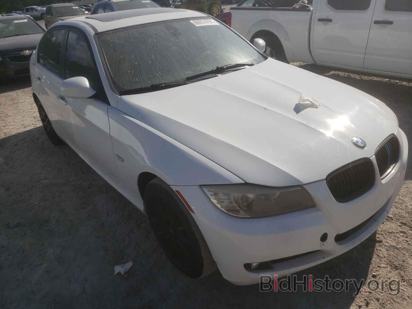 Фотография WBAPH5G55BNM73465 - BMW 3 SERIES 2011