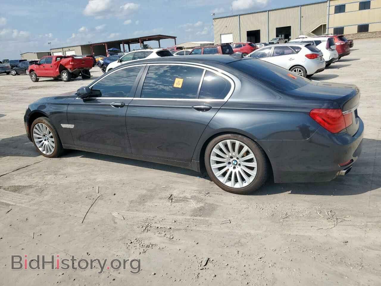 2012 BMW 7 SERIES - VIN: WBAKC8C59CC437002 - Фото 2
